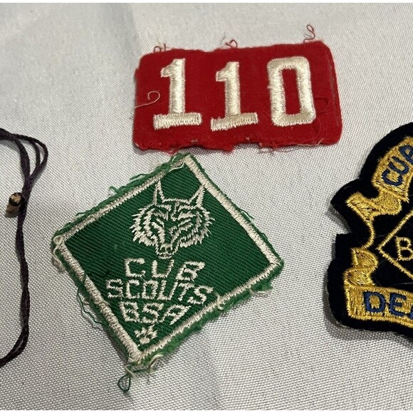 Mixed Lot of Boy Scout Cub Scout BSA Memorabilia 70’s- Patches Pins Pencil - Picture 5 of 6